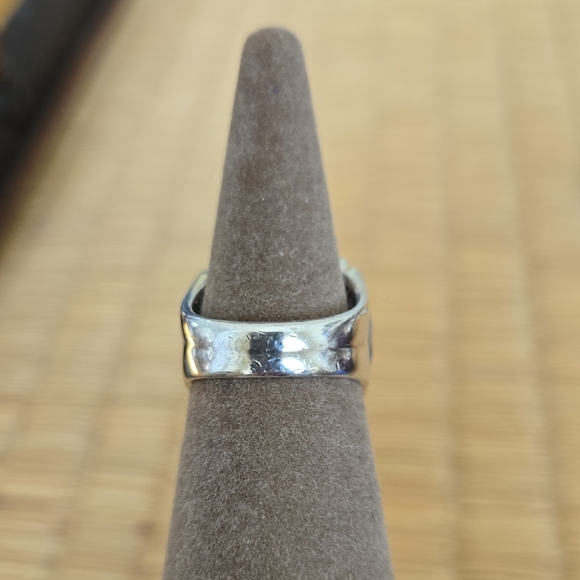 TACORI 925 Silver Ring with Black Hematite Faceted Cushion Cut Stone - Picture 3 of 10